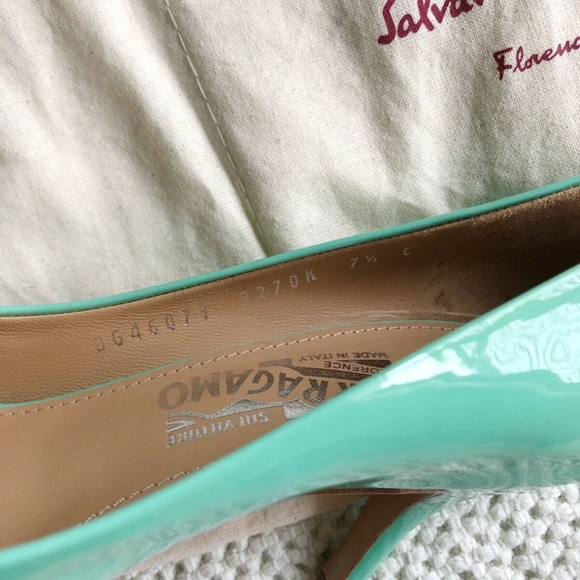 NEW Salvatore Ferragamo Patent Bow Peep Toe Pump Heels, Made in Italy - Picture 6 of 10